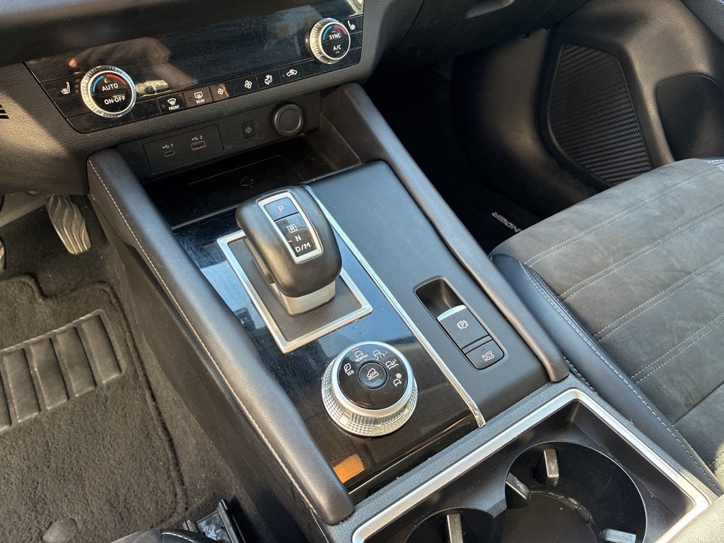 2024 Mitsubishi Outlander Base