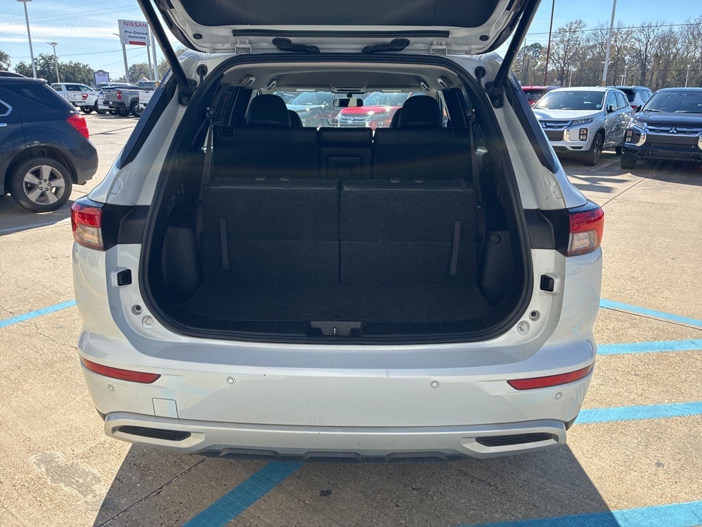 2024 Mitsubishi Outlander Base