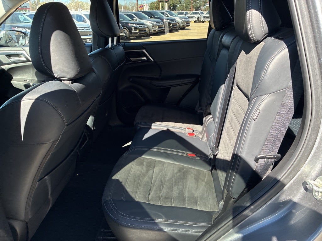 2024 Mitsubishi Outlander Base