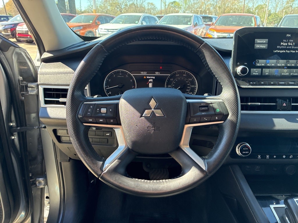2024 Mitsubishi Outlander Base