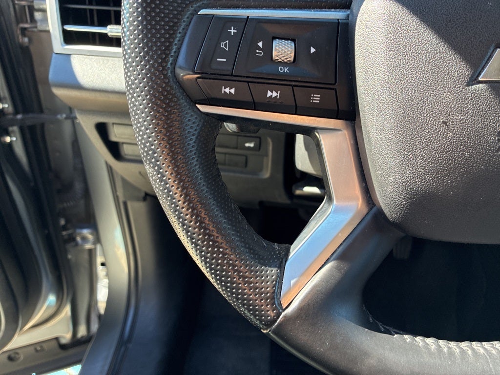 2024 Mitsubishi Outlander Base