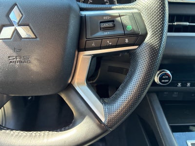 2024 Mitsubishi Outlander Base