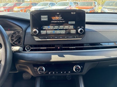 2024 Mitsubishi Outlander Base