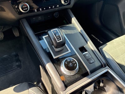 2024 Mitsubishi Outlander Base