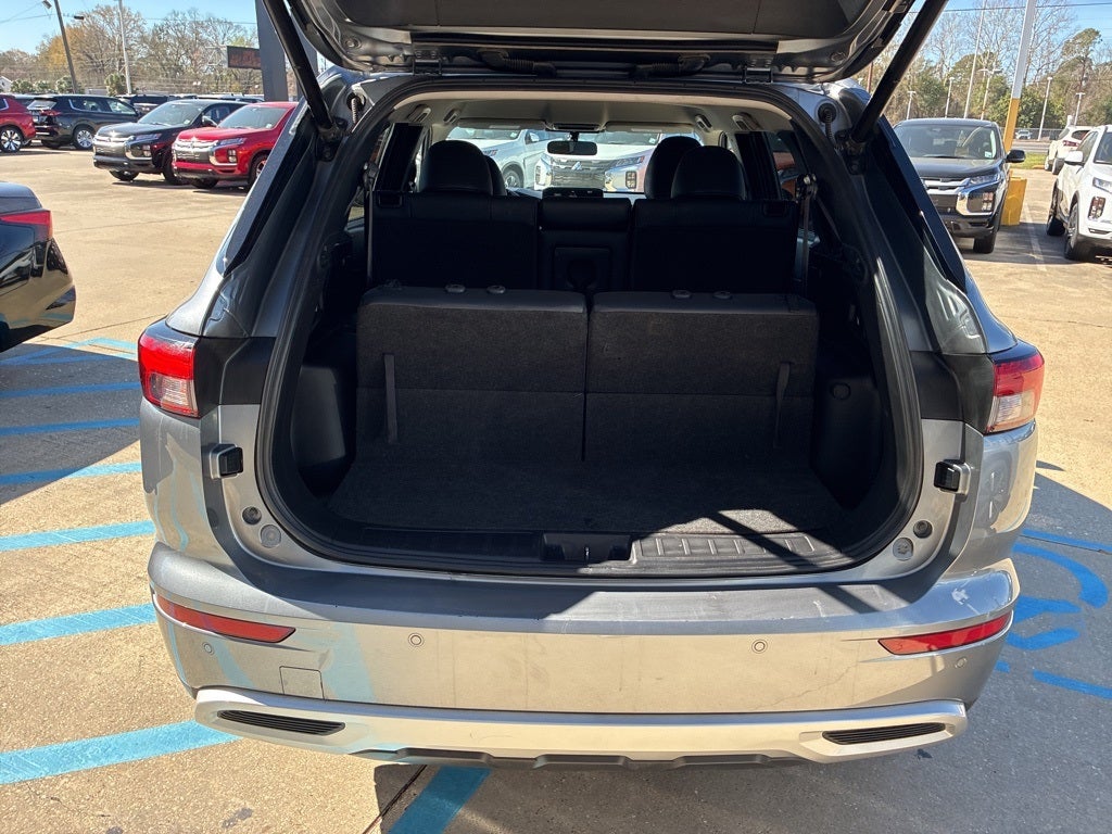 2024 Mitsubishi Outlander Base