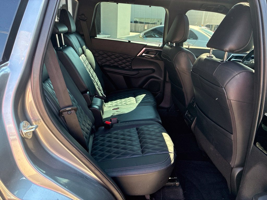 2023 Mitsubishi Outlander SEL Black Edition