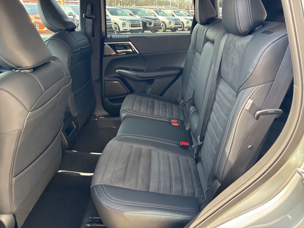 2026 Mitsubishi Outlander SE