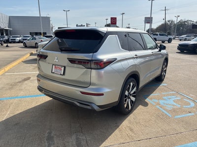 2026 Mitsubishi Outlander SE