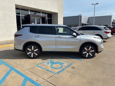 2026 Mitsubishi Outlander SE