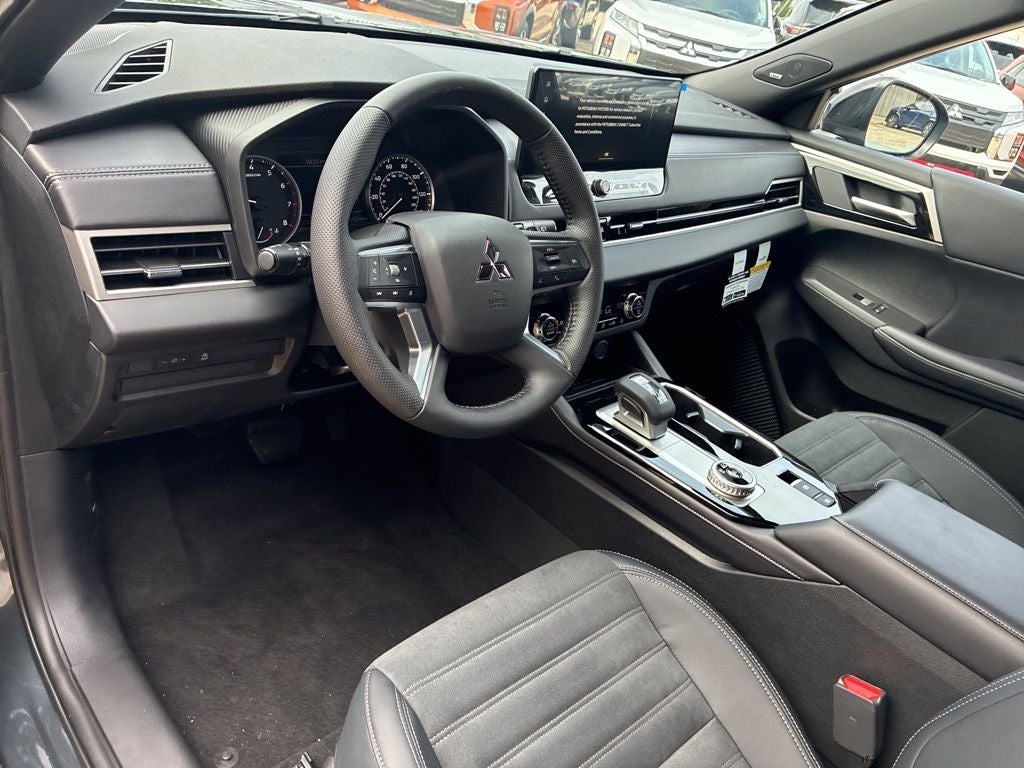 2026 Mitsubishi Outlander Base