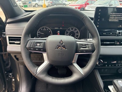 2026 Mitsubishi Outlander Base