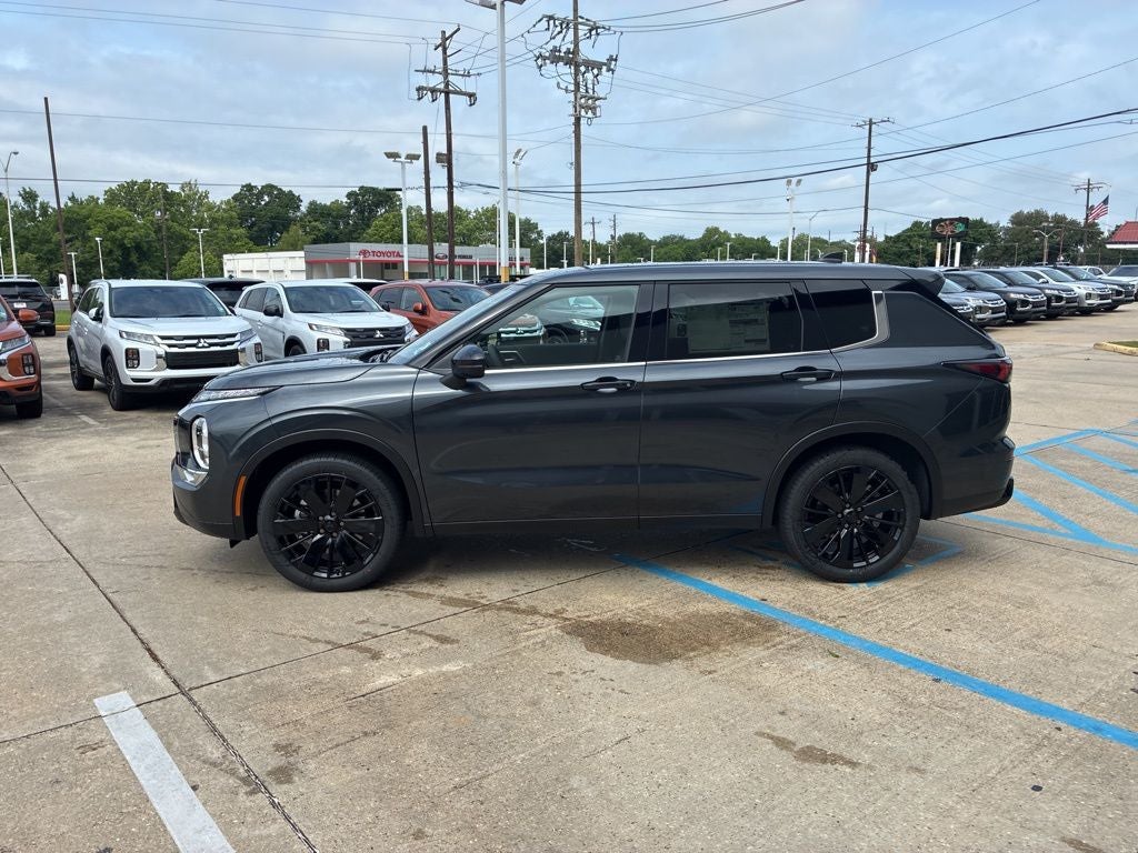 2026 Mitsubishi Outlander Base