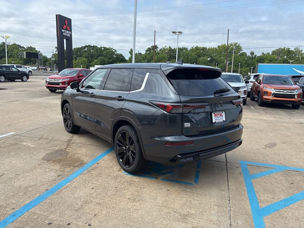 2026 Mitsubishi Outlander Base