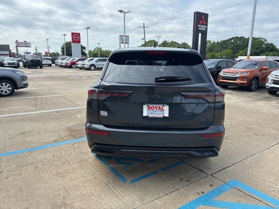 2026 Mitsubishi Outlander Base