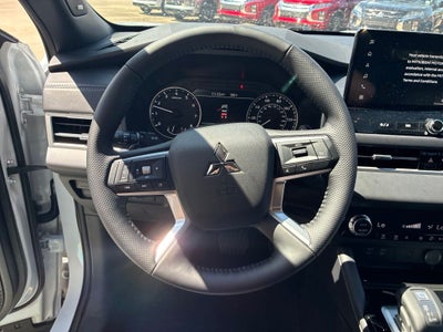 2026 Mitsubishi Outlander LE