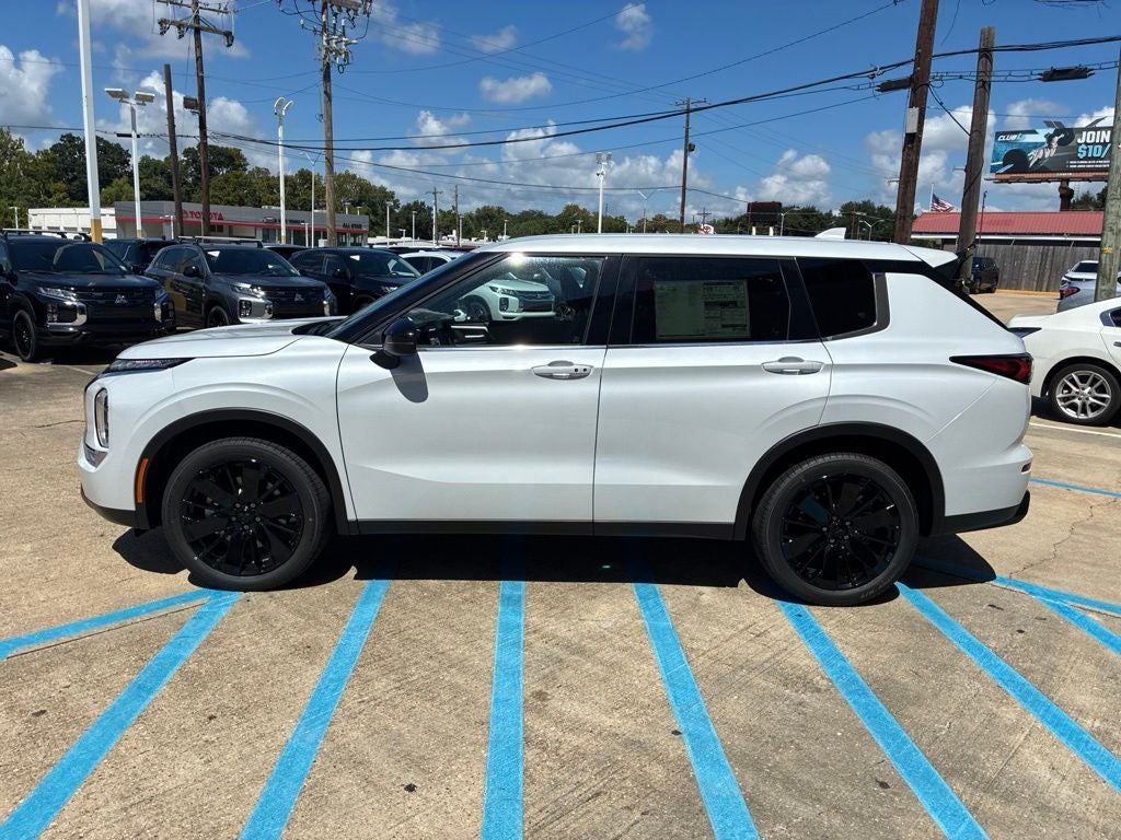 2026 Mitsubishi Outlander LE