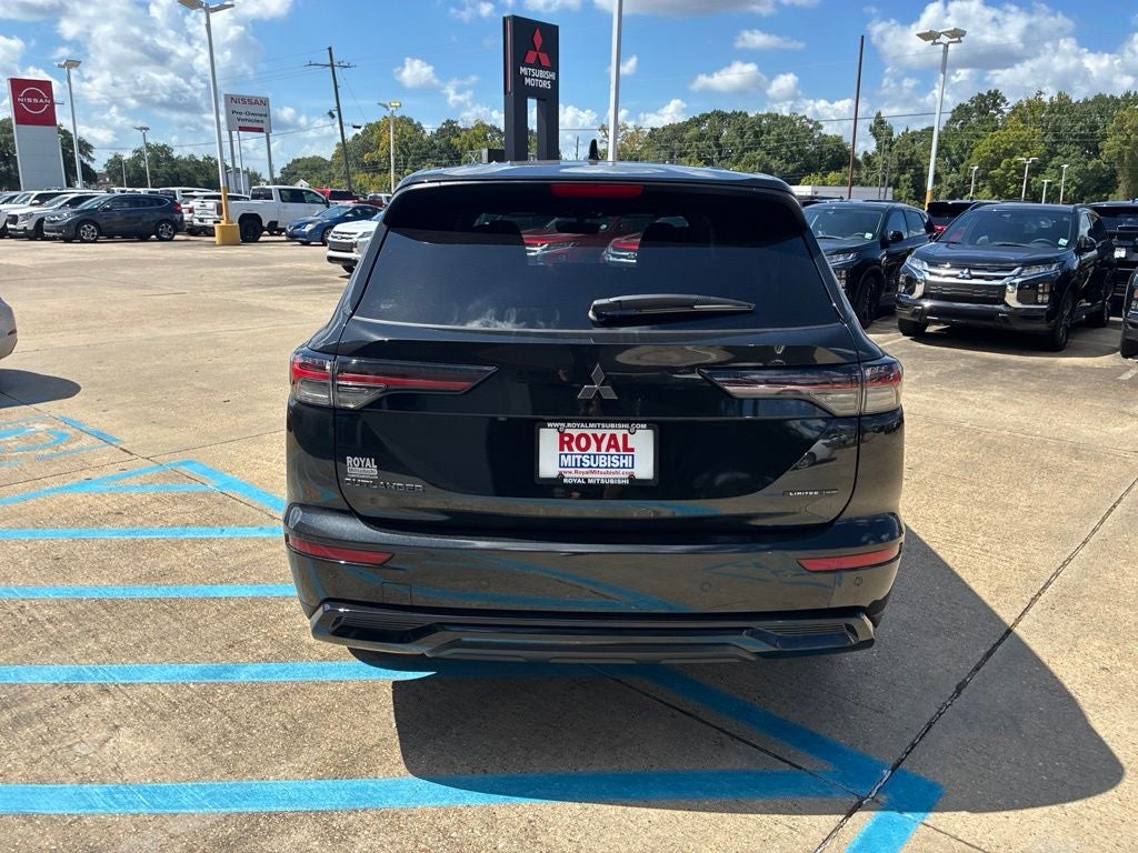 2026 Mitsubishi Outlander LE
