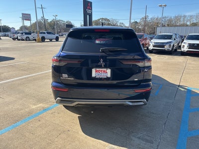 2026 Mitsubishi Outlander SE