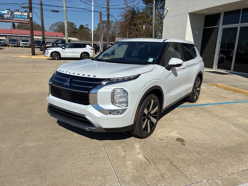 2026 Mitsubishi Outlander SE