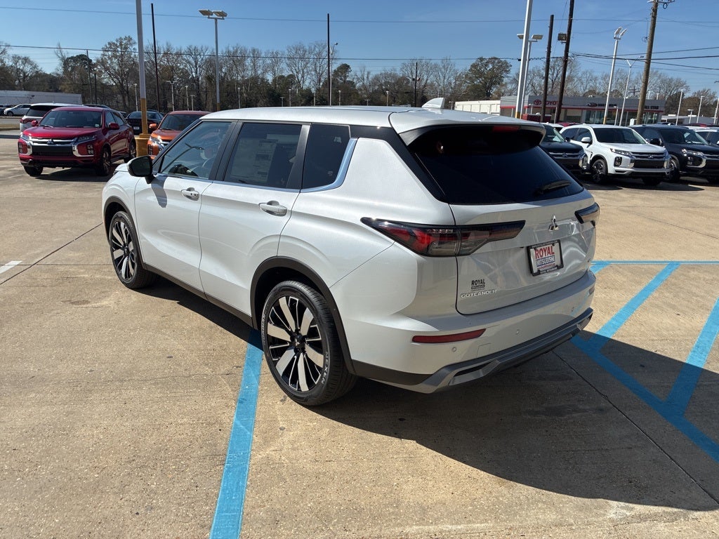 2026 Mitsubishi Outlander SE