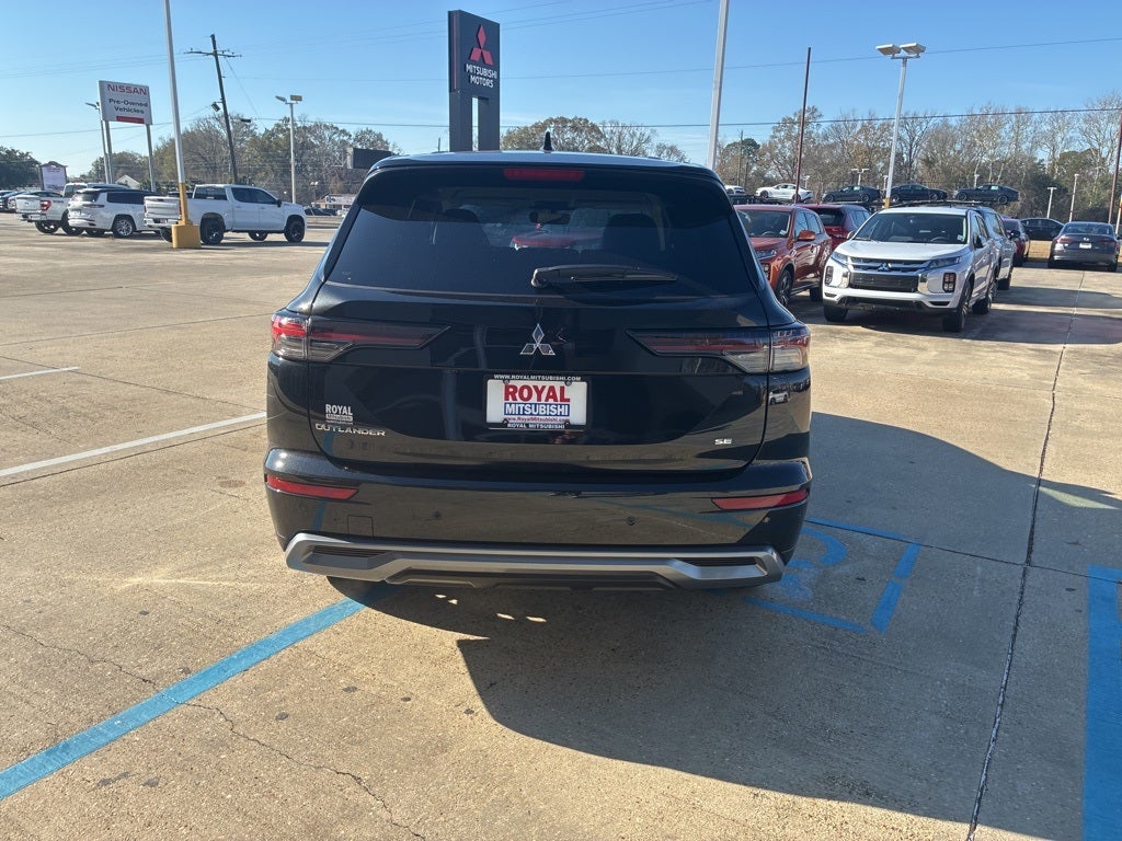 2026 Mitsubishi Outlander SE