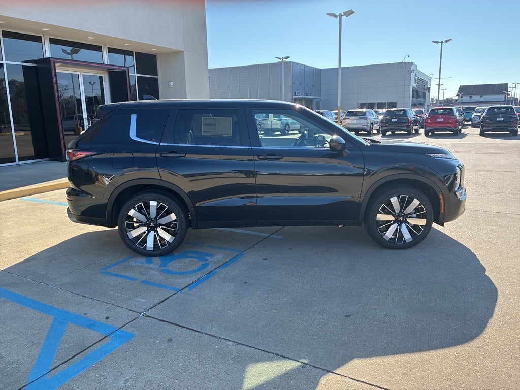 2026 Mitsubishi Outlander SE