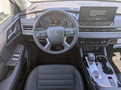 2026 Mitsubishi Outlander Base