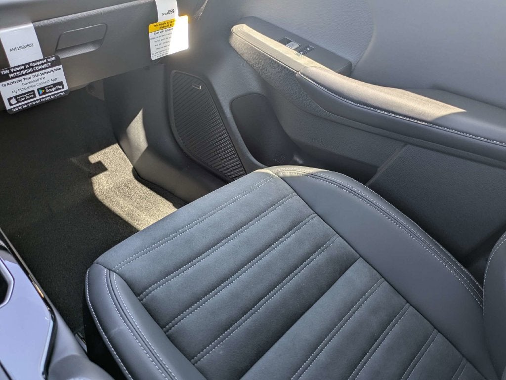 2026 Mitsubishi Outlander Base