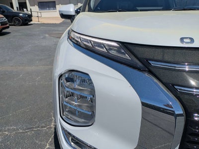 2026 Mitsubishi Outlander Base