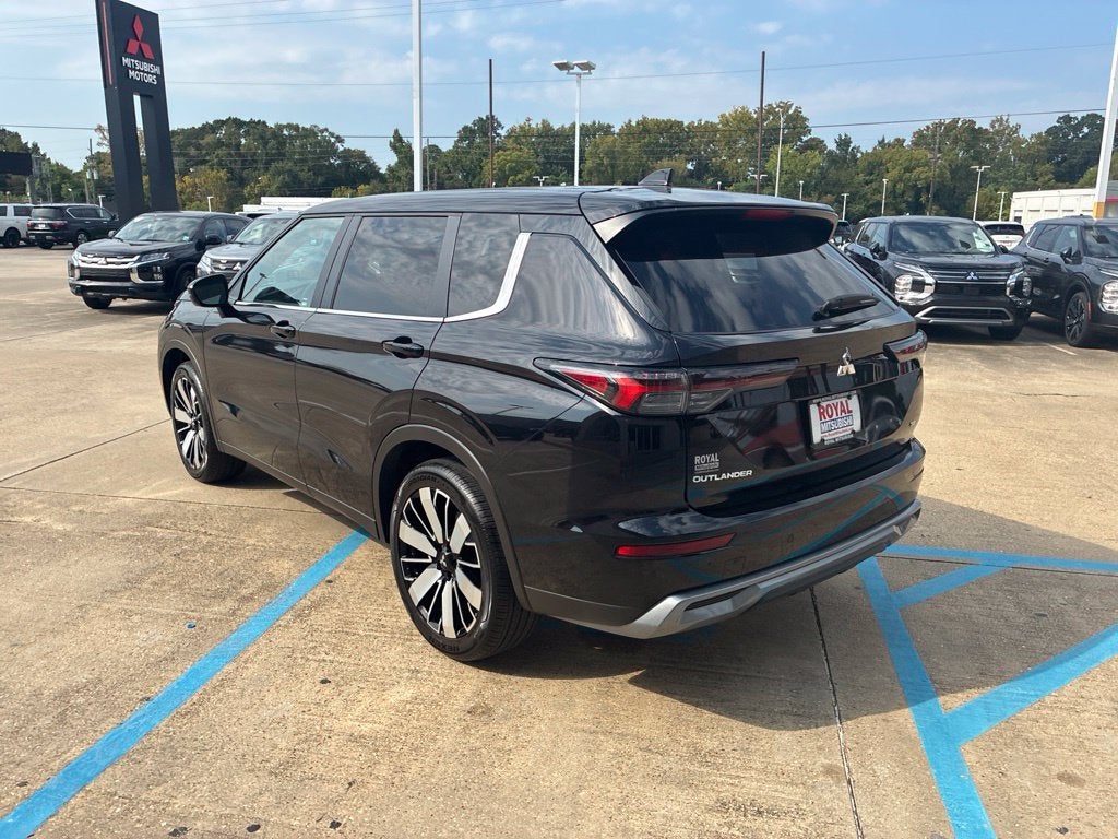 2026 Mitsubishi Outlander SE