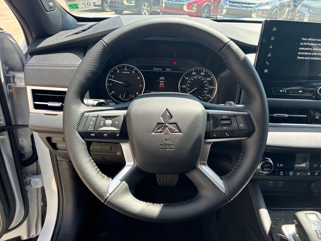 2026 Mitsubishi Outlander LE