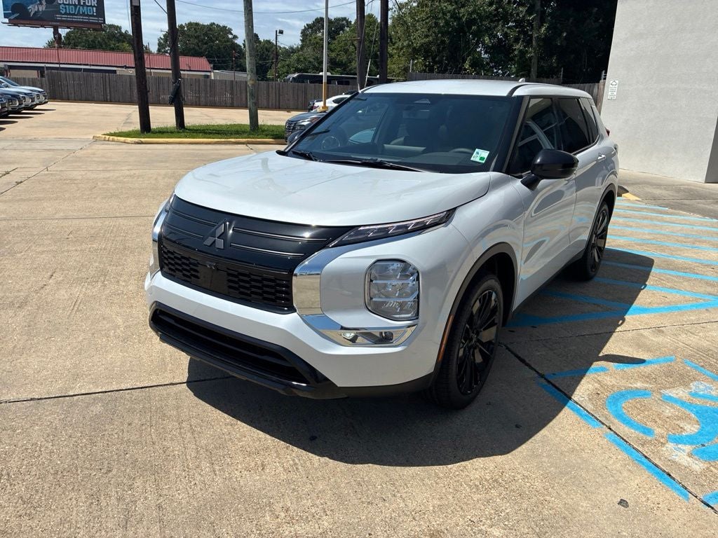2026 Mitsubishi Outlander LE