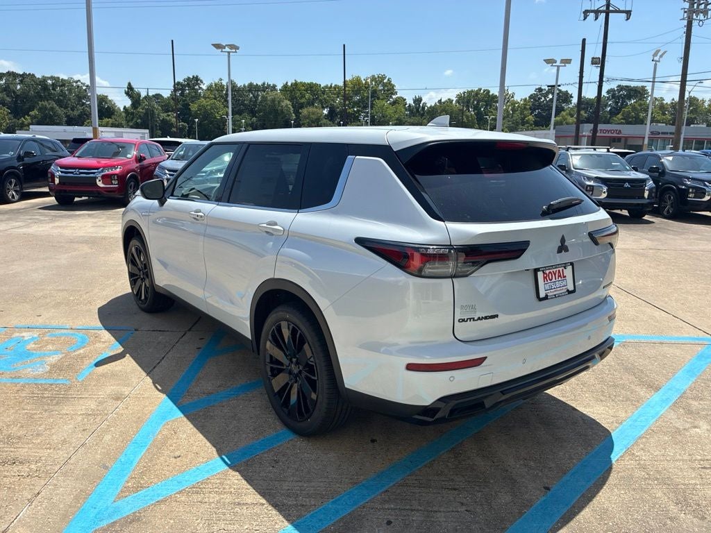 2026 Mitsubishi Outlander LE