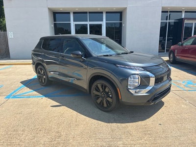 2026 Mitsubishi Outlander LE