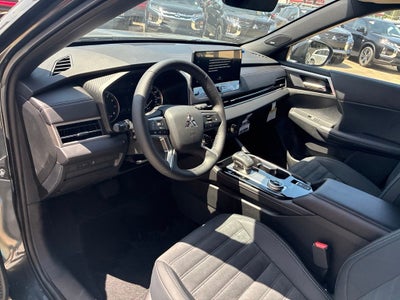 2026 Mitsubishi Outlander LE