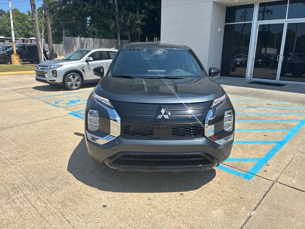 2026 Mitsubishi Outlander LE