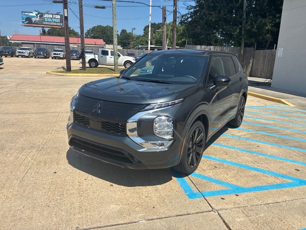 2026 Mitsubishi Outlander LE