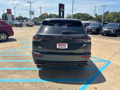 2026 Mitsubishi Outlander LE