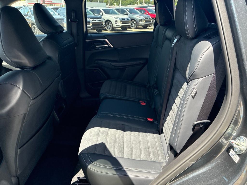 2026 Mitsubishi Outlander LE