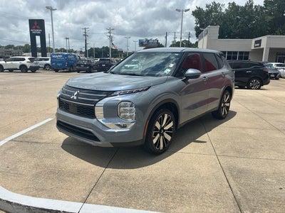 2026 Mitsubishi Outlander SE