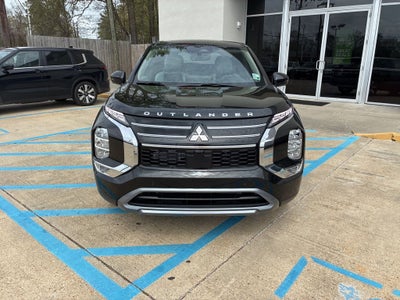 2026 Mitsubishi Outlander SE