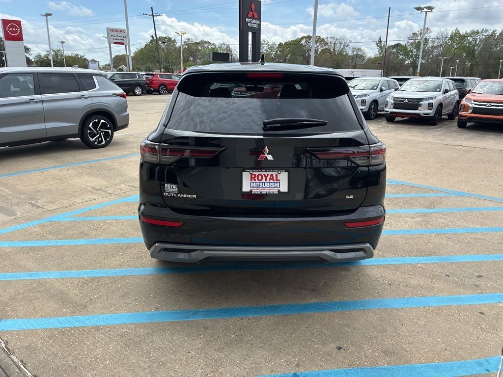 2026 Mitsubishi Outlander SE