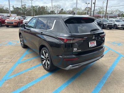 2026 Mitsubishi Outlander SE