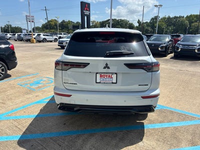 2026 Mitsubishi Outlander LE