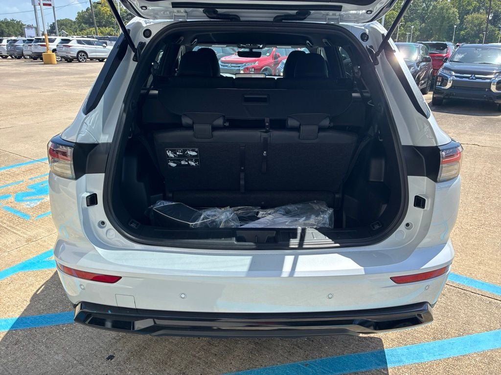 2026 Mitsubishi Outlander LE