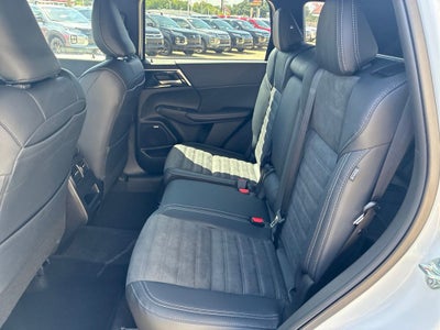 2026 Mitsubishi Outlander LE