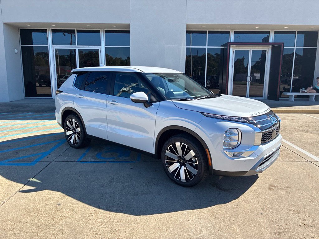 2026 Mitsubishi Outlander SE