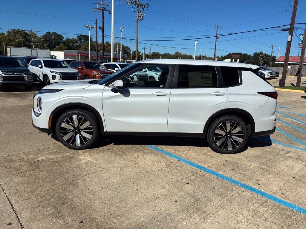 2026 Mitsubishi Outlander SE