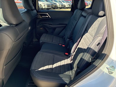 2026 Mitsubishi Outlander SE