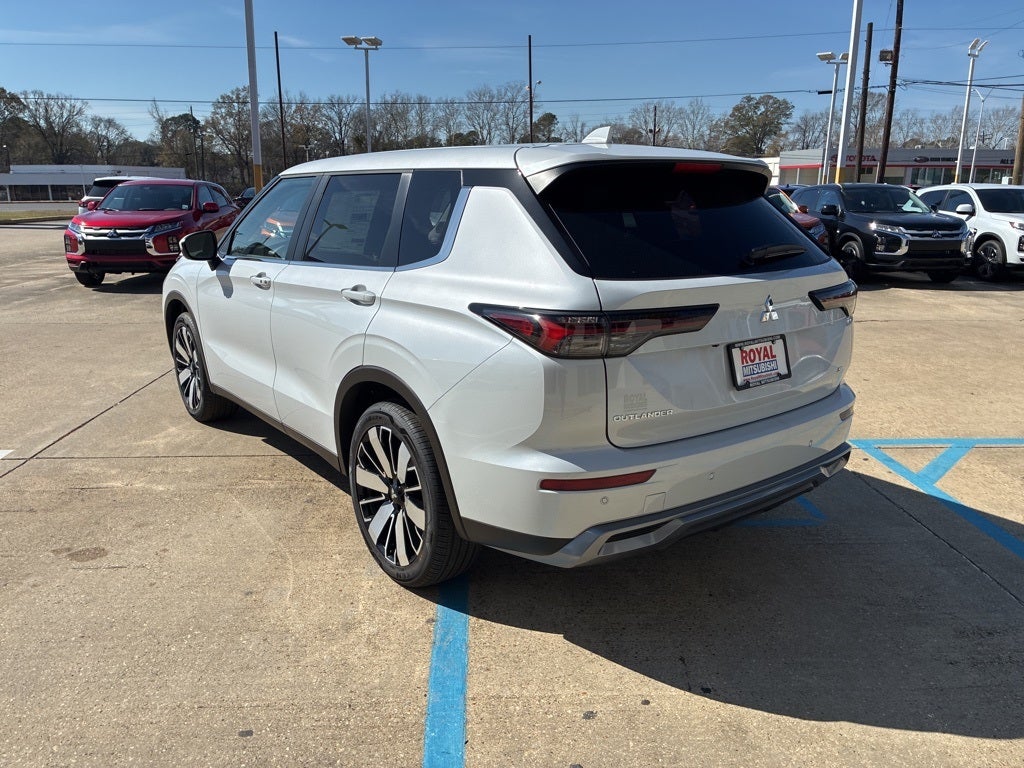 2026 Mitsubishi Outlander SE